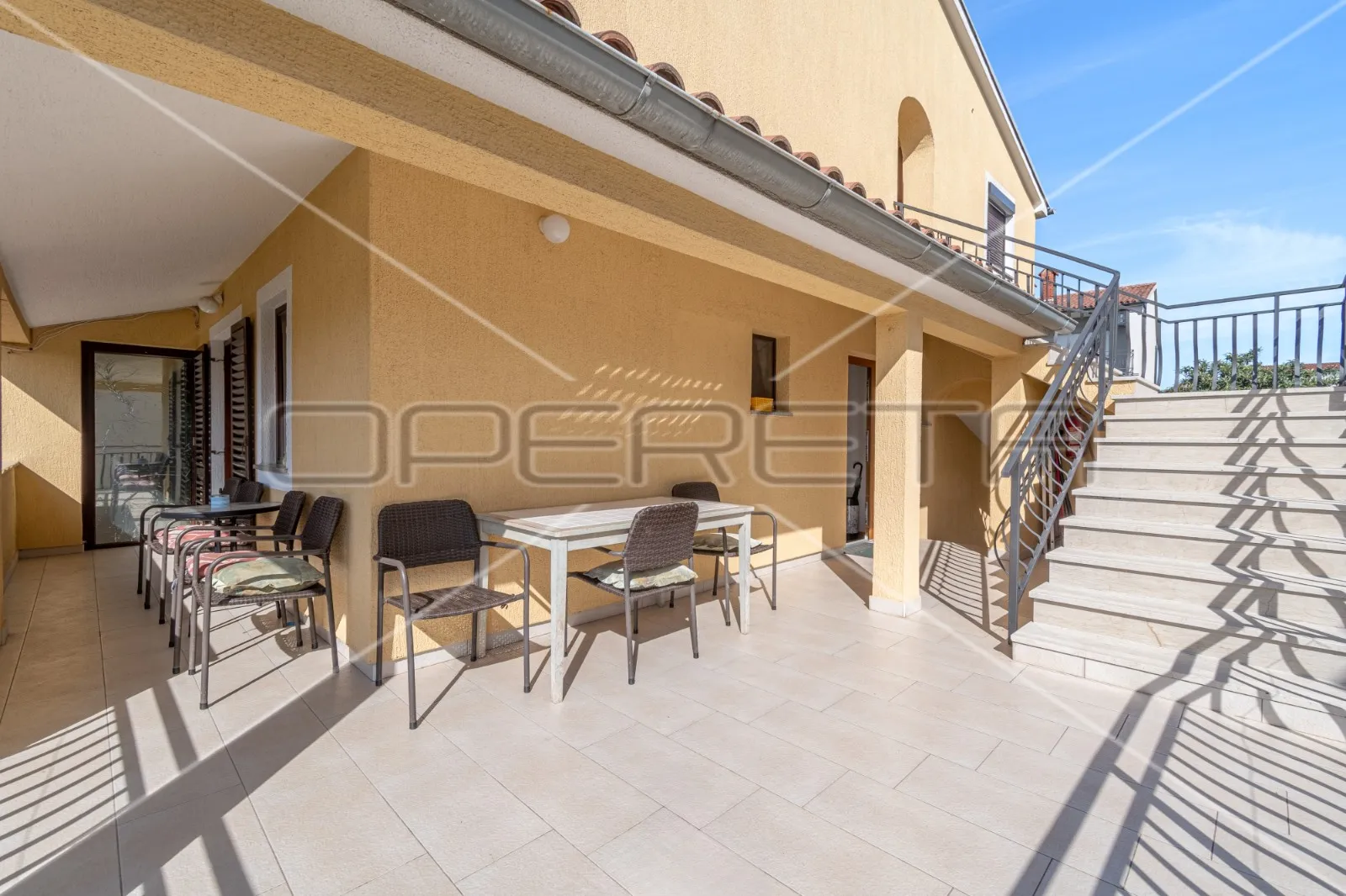 apartmanska kuća u puli s 5 apartmana, garažom i bazenom! - slika 4