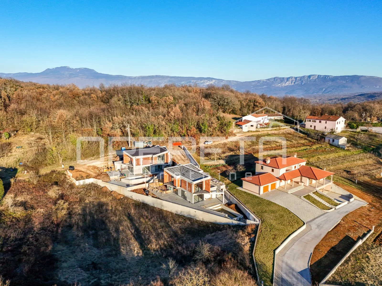 istra, pićan, luksuzna vila u novogradnji - slika 18