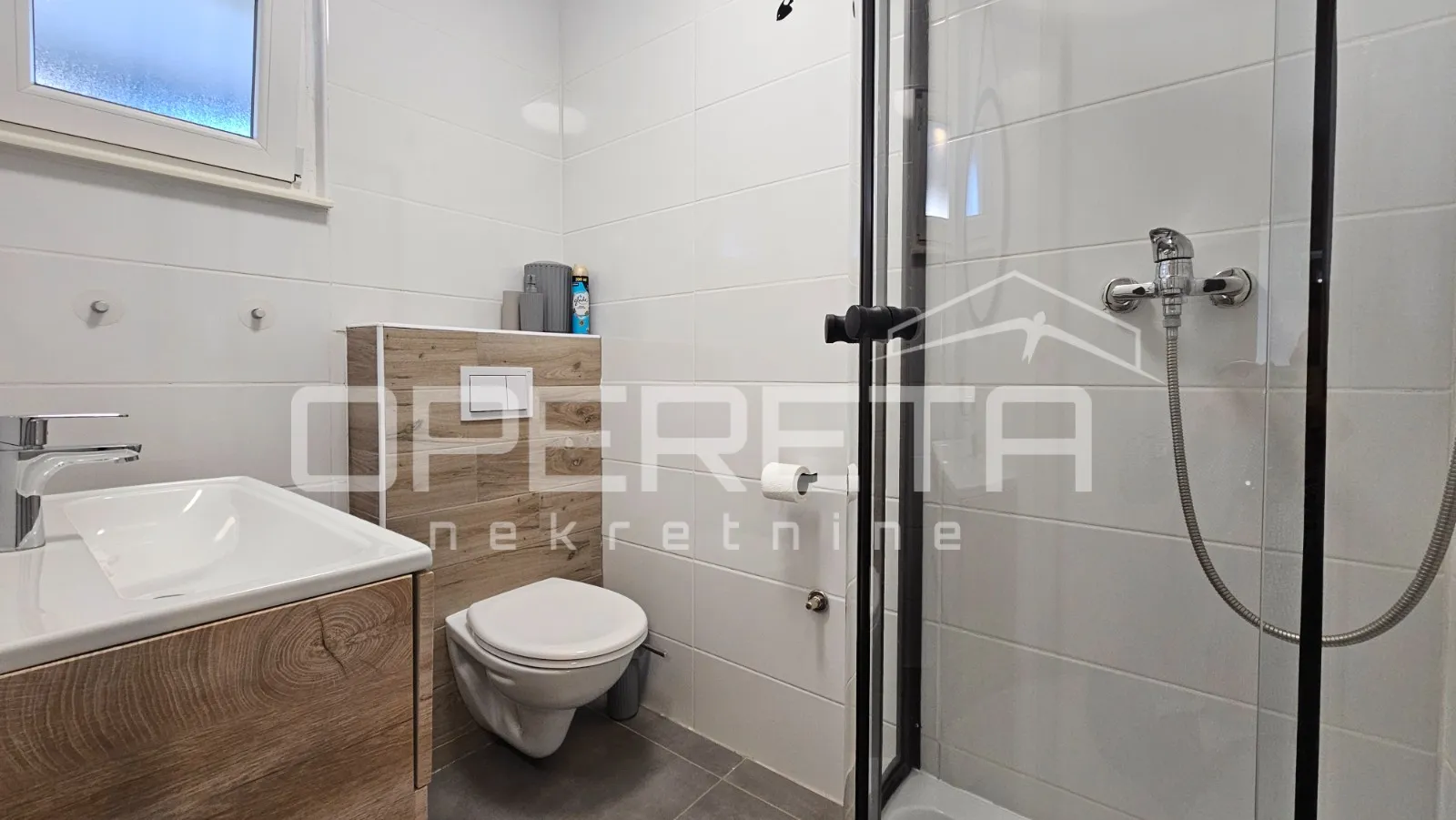 vir – samostojeća kuća s četiri moderno uređena apartmana, 170 m² - slika 12