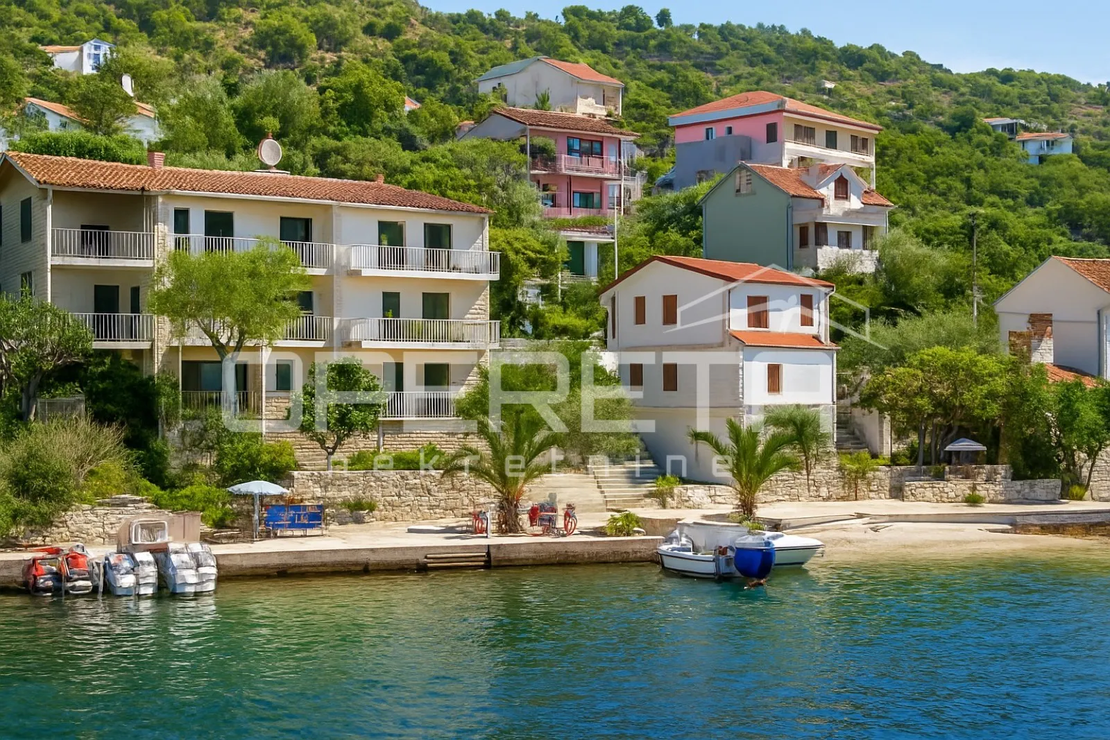 vila prvi red uz more s dvije stambene jedinice i vrtom - slika 3