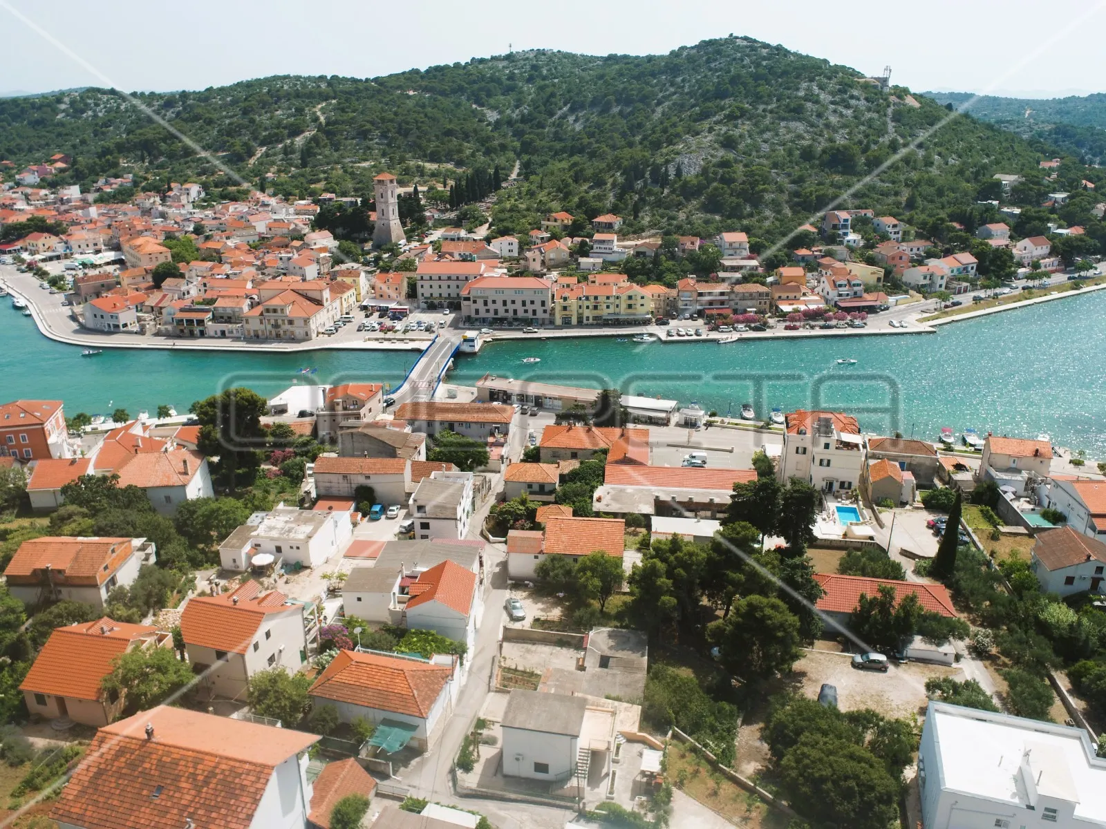 kuća s 4 apartmana, pogled na more, garaža, dvorište, tisno, 290 m2 - slika 11