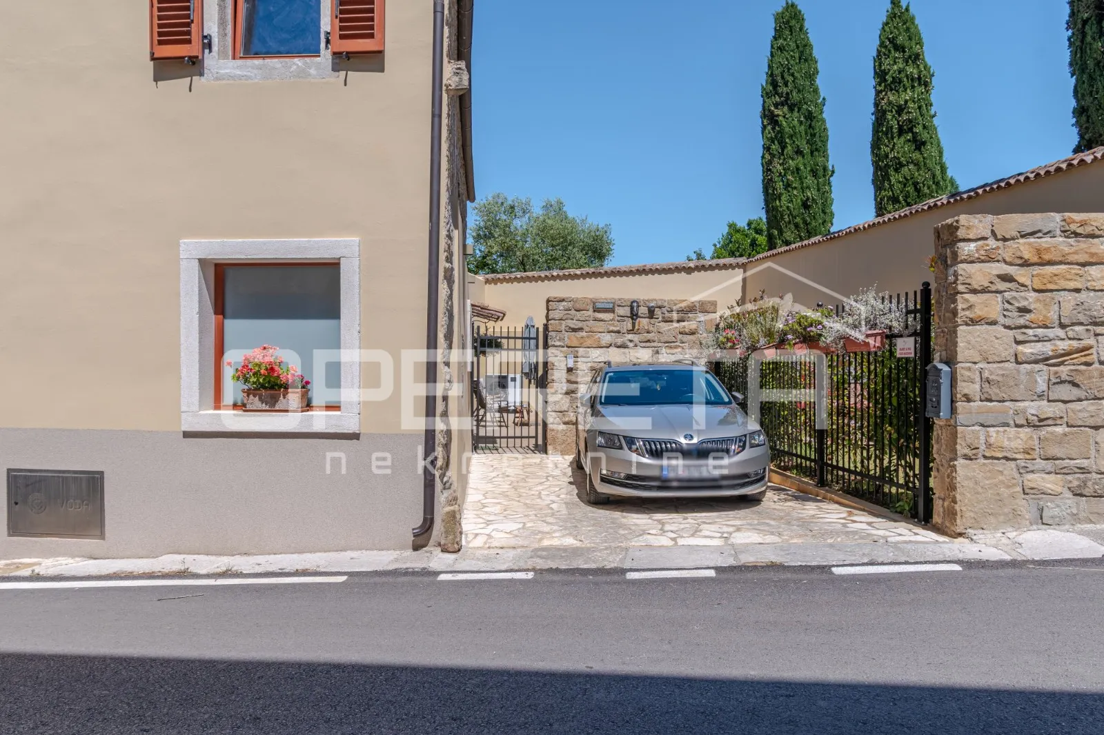 ​istra, buje – kamena kuća 163 m2 s parkingom, potpuno renovirana - slika 3