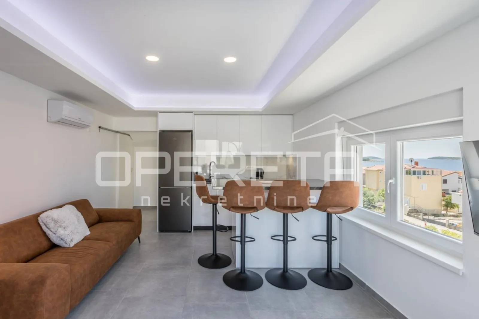 kuća s 5 stanova, 90 m od mora, rogoznica - slika 15