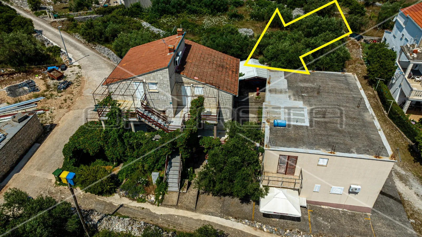 Kuća sa 7 apartmana, 250 m do mora, Lumbarda