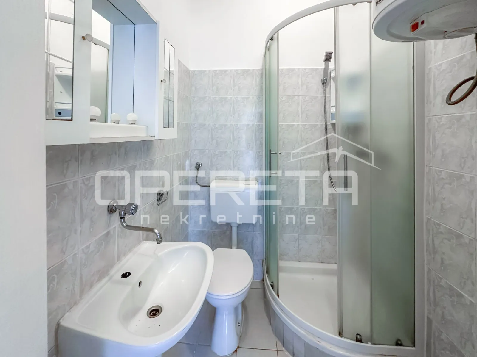 stan za renovaciju na odličnoj lokaciji u murteru - slika 4