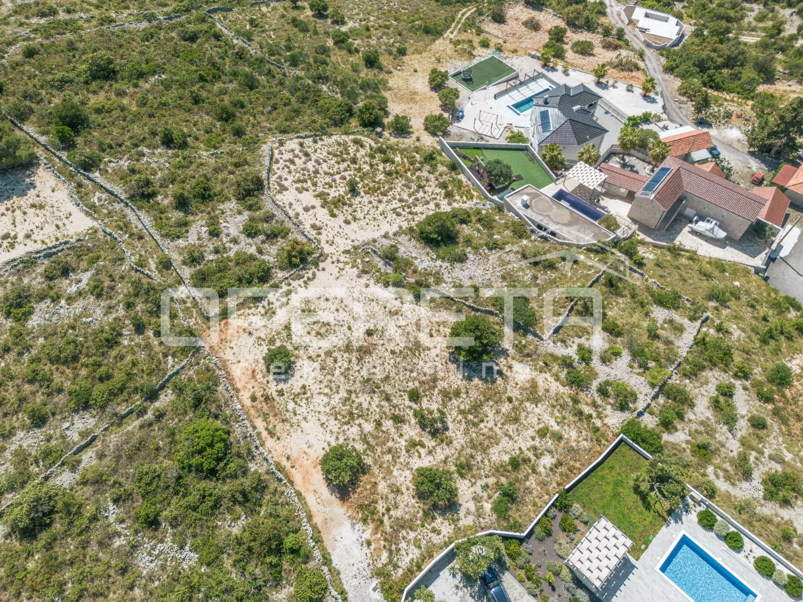 zemljište na mirnoj lokaciji i pogledom na more, 1.800 m2, dvornica - slika 16