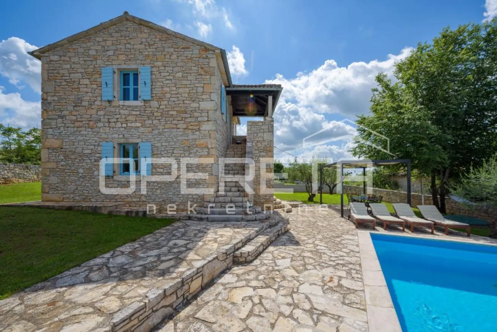 istra, sveti lovreč - kamena kuća s bazenom - slika 12