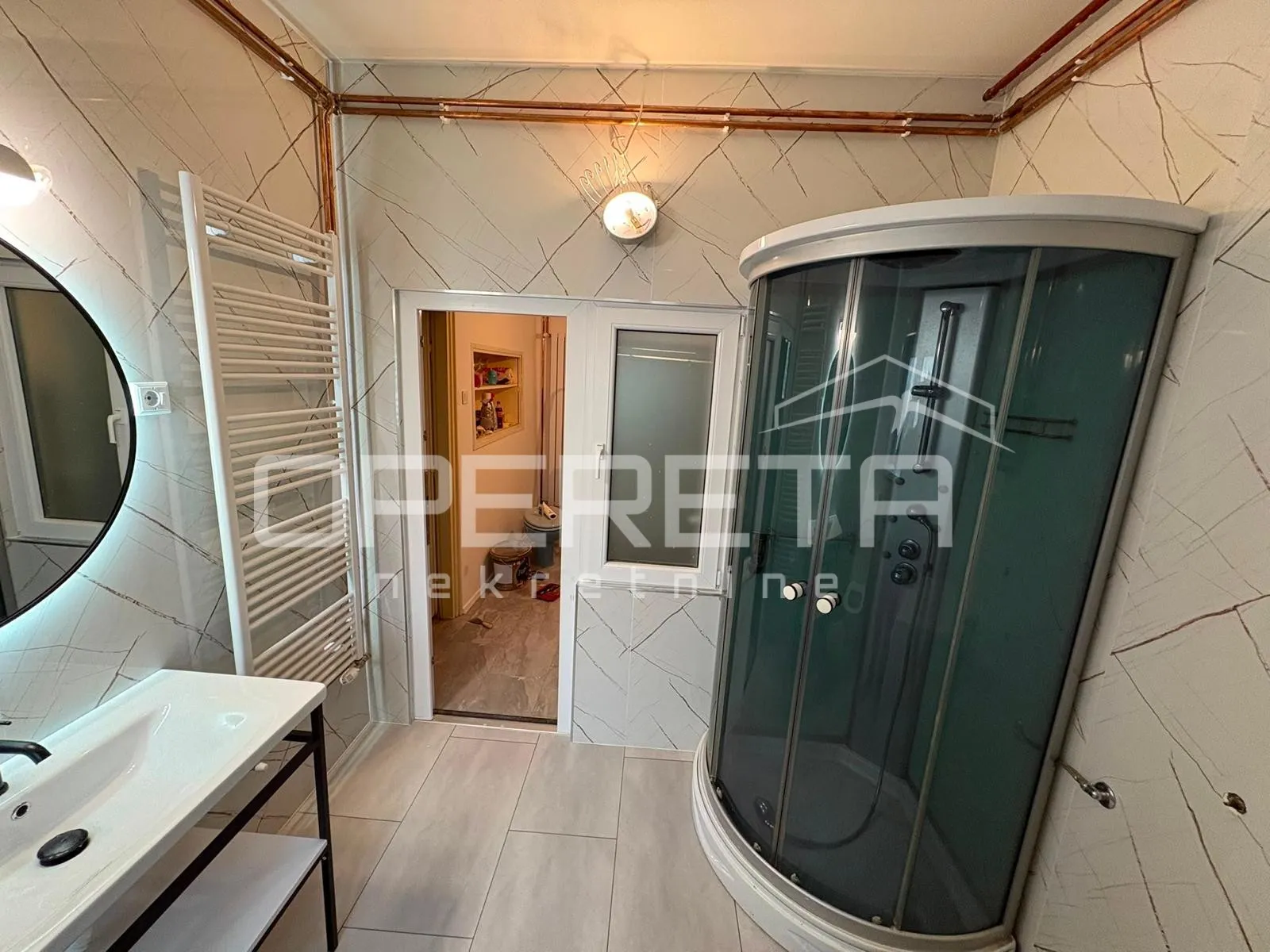 eksluzivan najam - moderno uređen i namješten stan (50m2 )u samom centru grada - slika 10