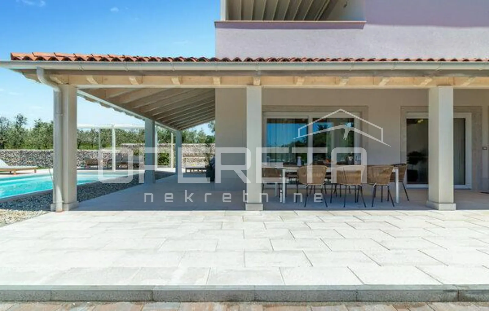 luksuzna moderna vila s grijanim bazenom i saunom – barban, istra - slika 26