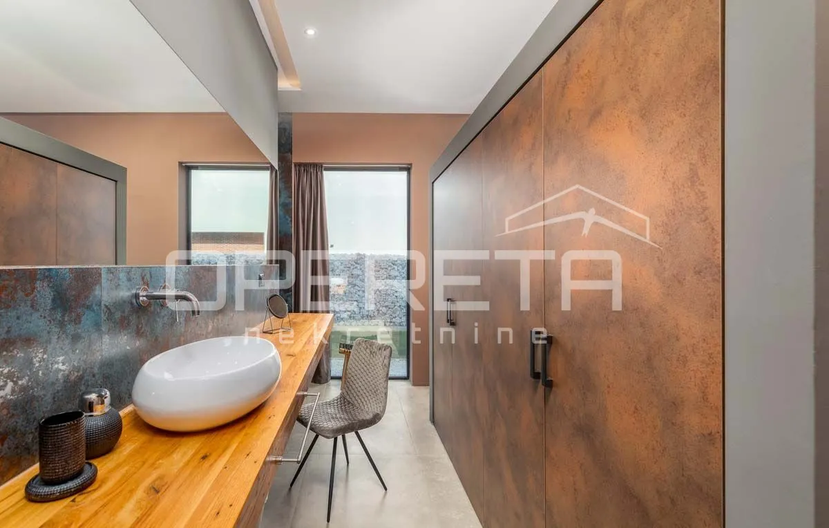 luksuzna smart home villa s pogledom na more i infinity bazenom - slika 12