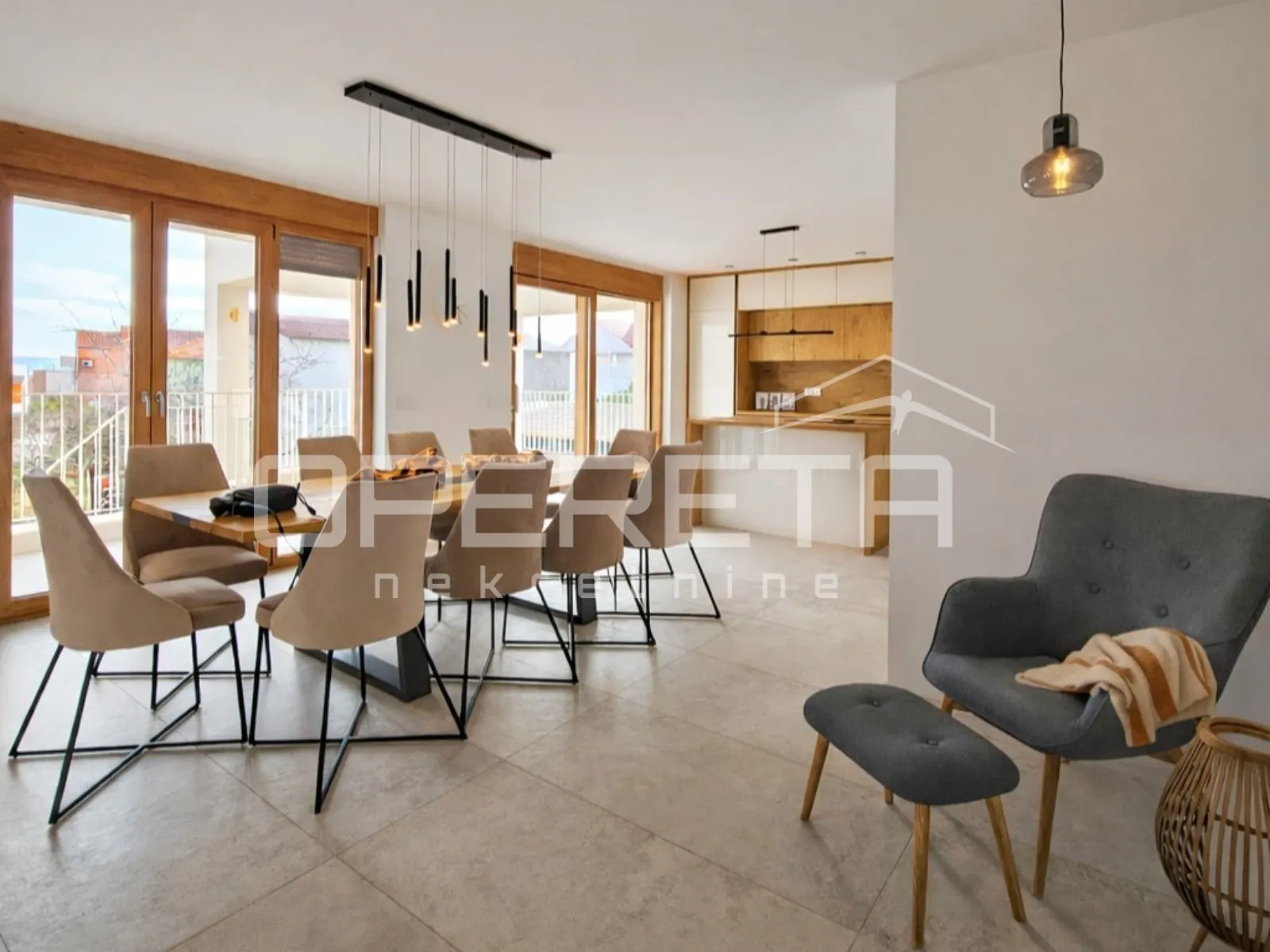 kaštel novi – moderna vila s bazenom i krovnom terasom, novogradnja - slika 2