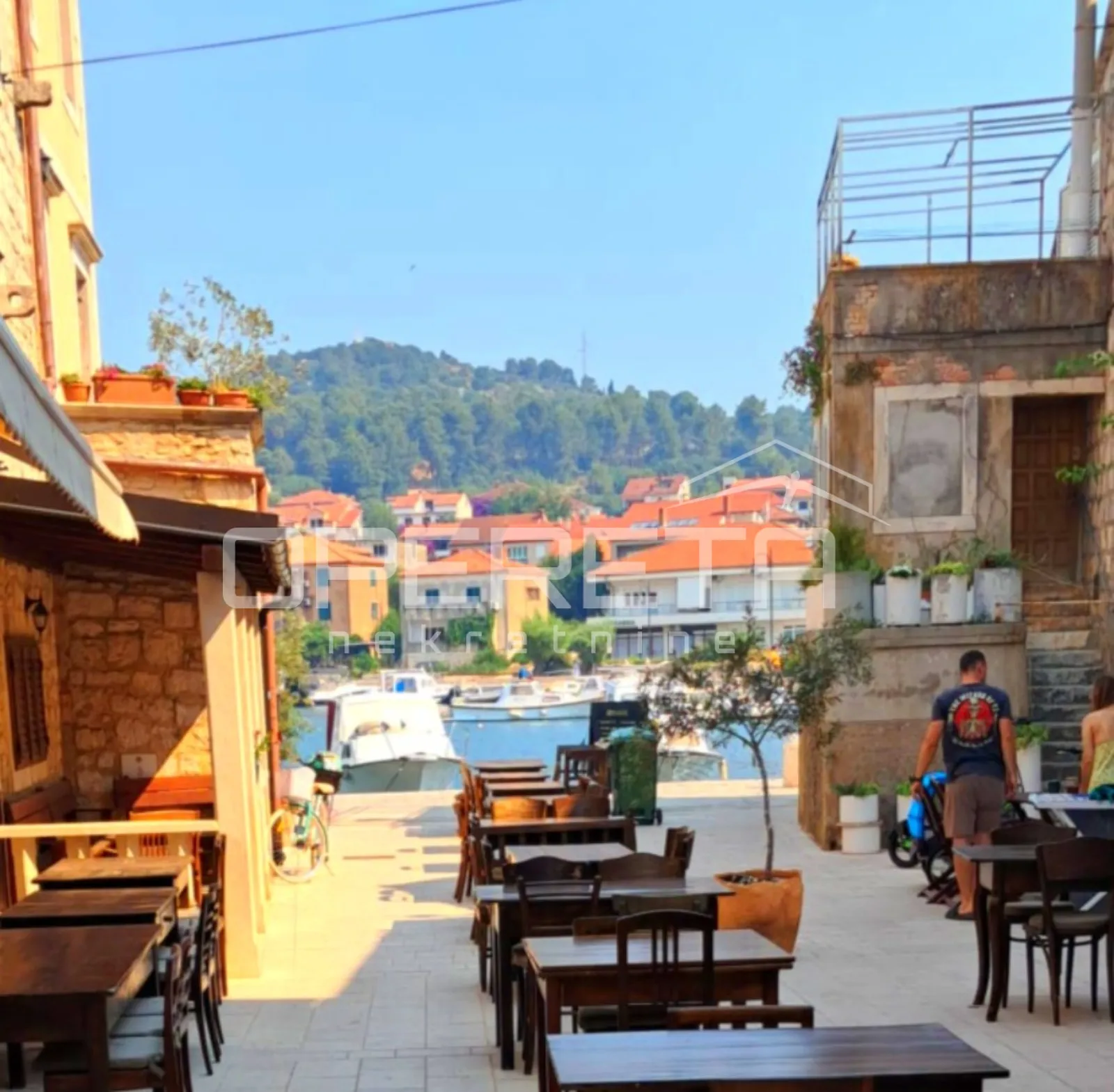 tradicionalna kamena kuća na tri etaže u blizini mora - slika 6