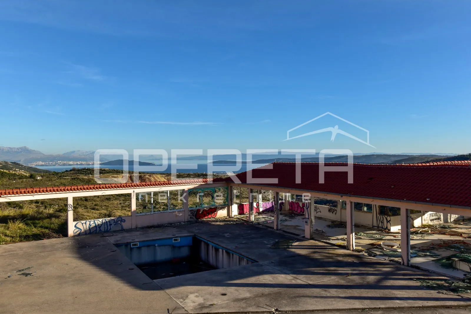 trogir, plano, građevinsko zemljište sa pogledom na zaljev - slika 14