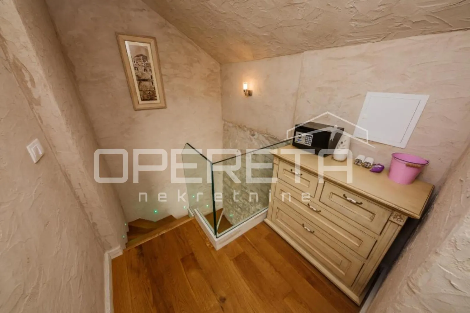 renovirani dvoetažni stan, 50 m do mora – kaštel novi - slika 6