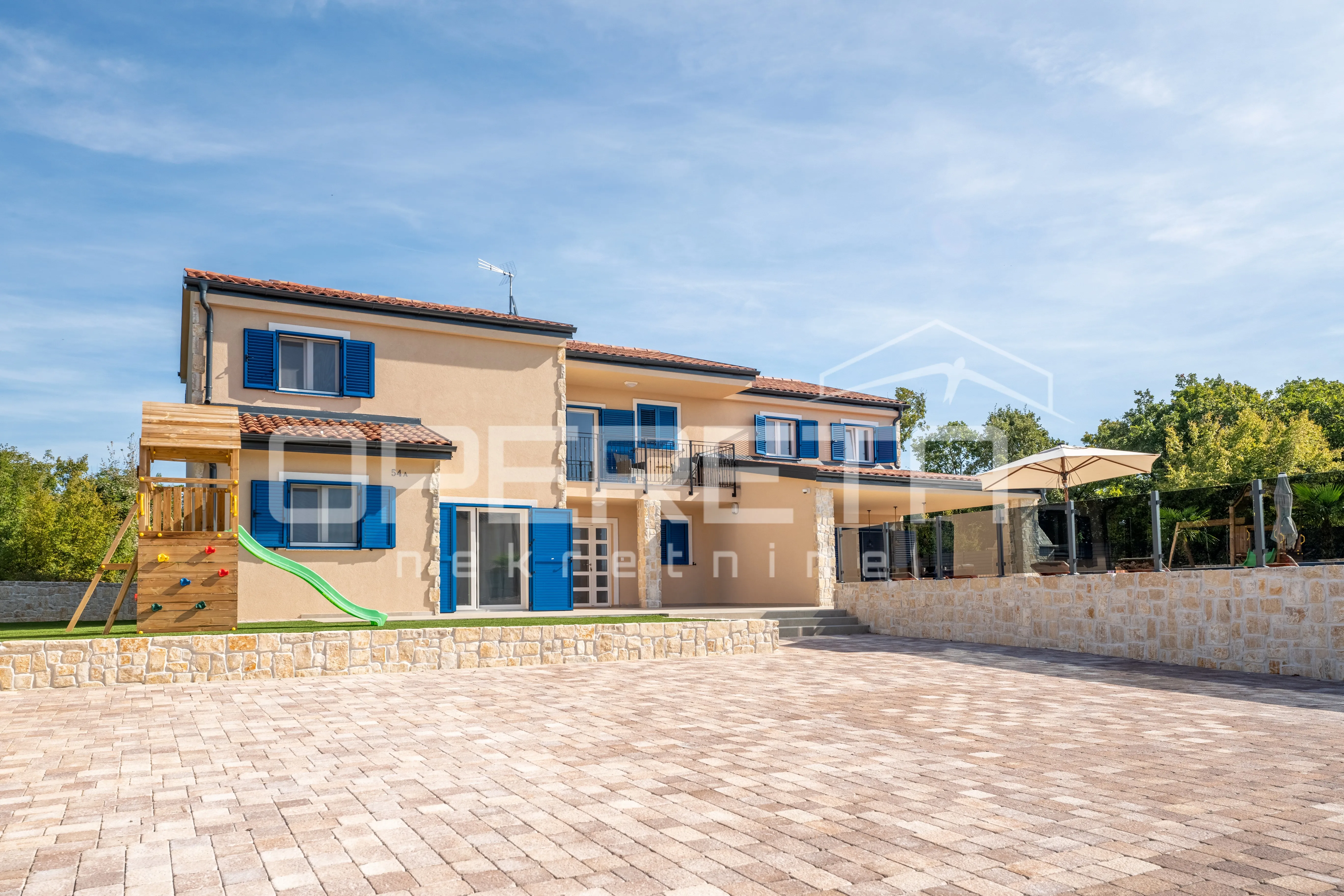 prostrana moderna vila s bazenom – otok krk, mir i udobnost na 931 m² zemljišta - slika 5