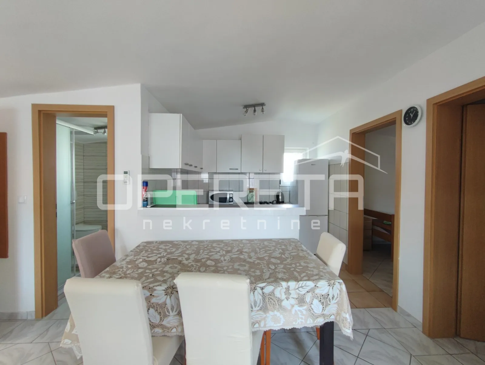 apartmanska kuća s četiri stambene jedinice, 190 m², vir - slika 32