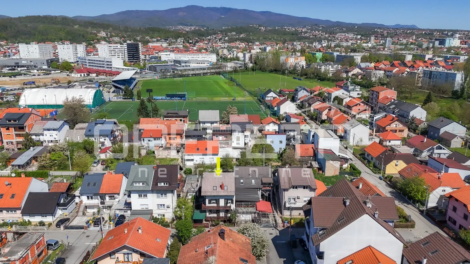 mirna ulica, tri odvojene stambene cjeline - slika 48