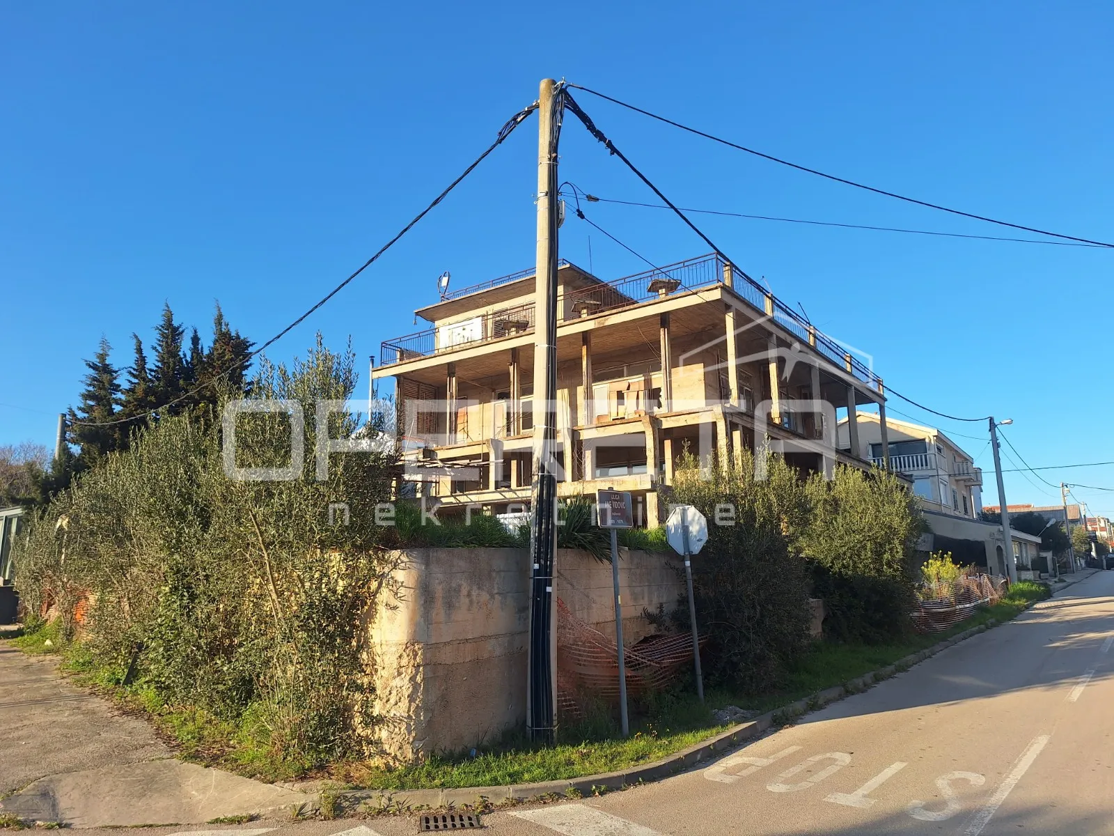 kuća za renovaciju na izvrsnoj lokaciji - slika 3