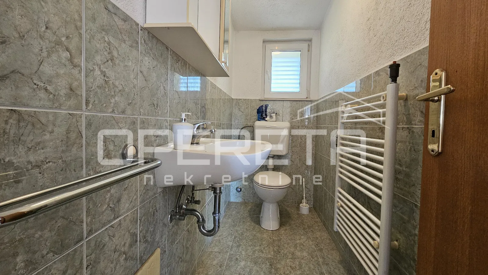 zadar – kuća s 2 trosobna stana (100 m²) i podrumom - slika 19