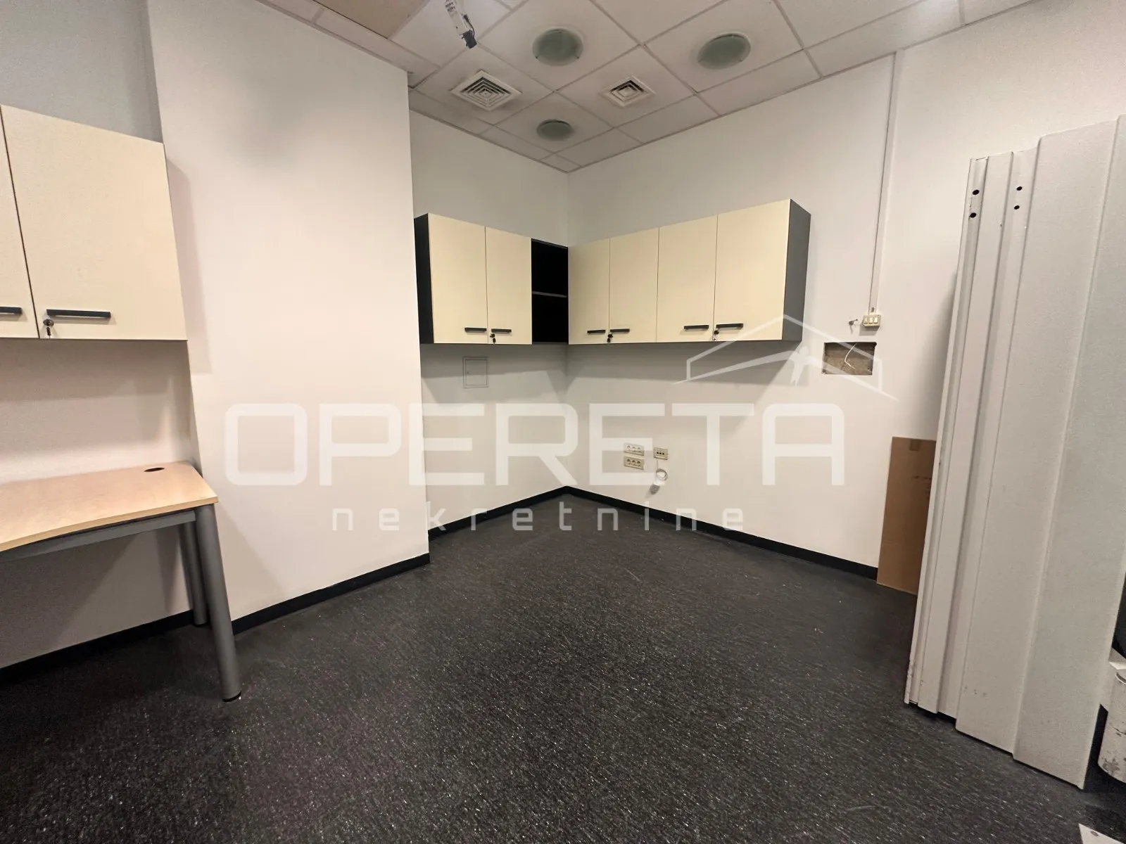 prostrani poslovni prostor 253 m² – split, atraktivna lokacija - slika 9