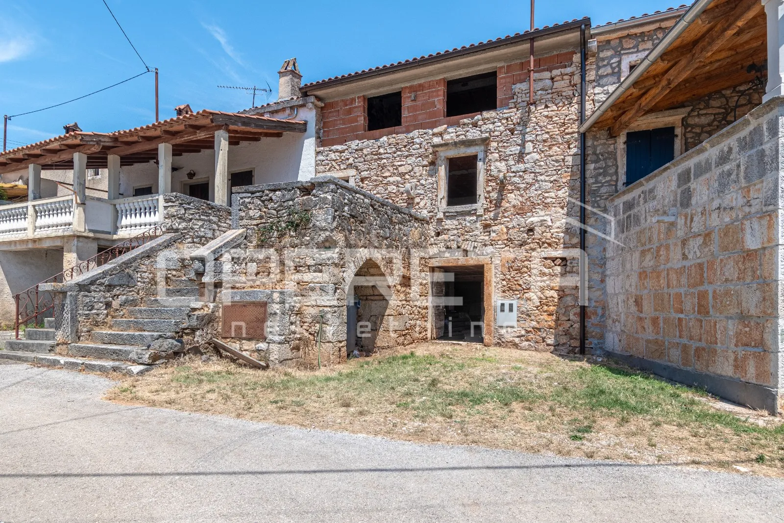 istra, baderna- kuća u nizu s pogledom na more- roh bau - slika 2