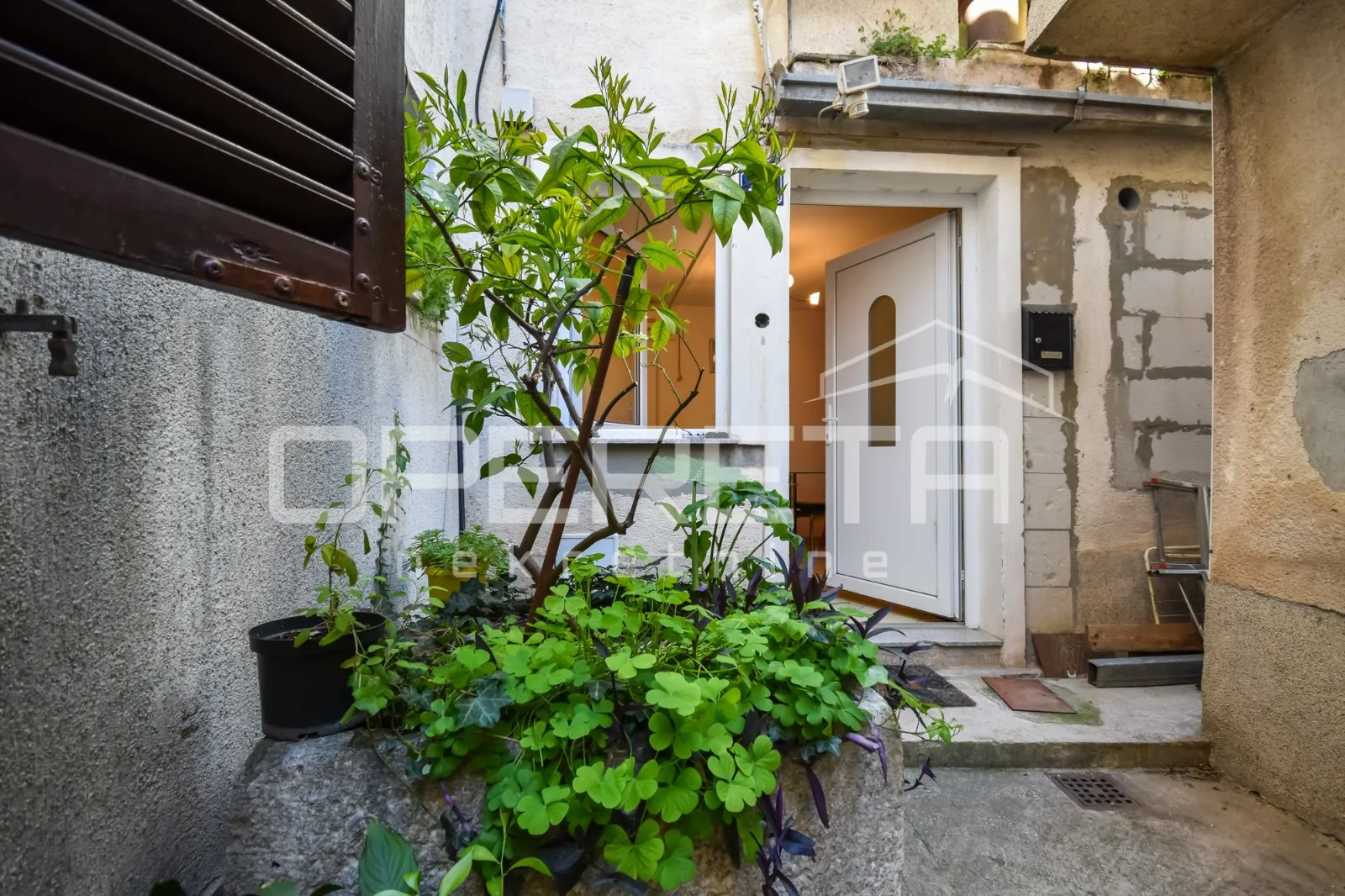 kuća u nizu u staroj jezgri, kaštel lukšić, 90 m2 - slika 22