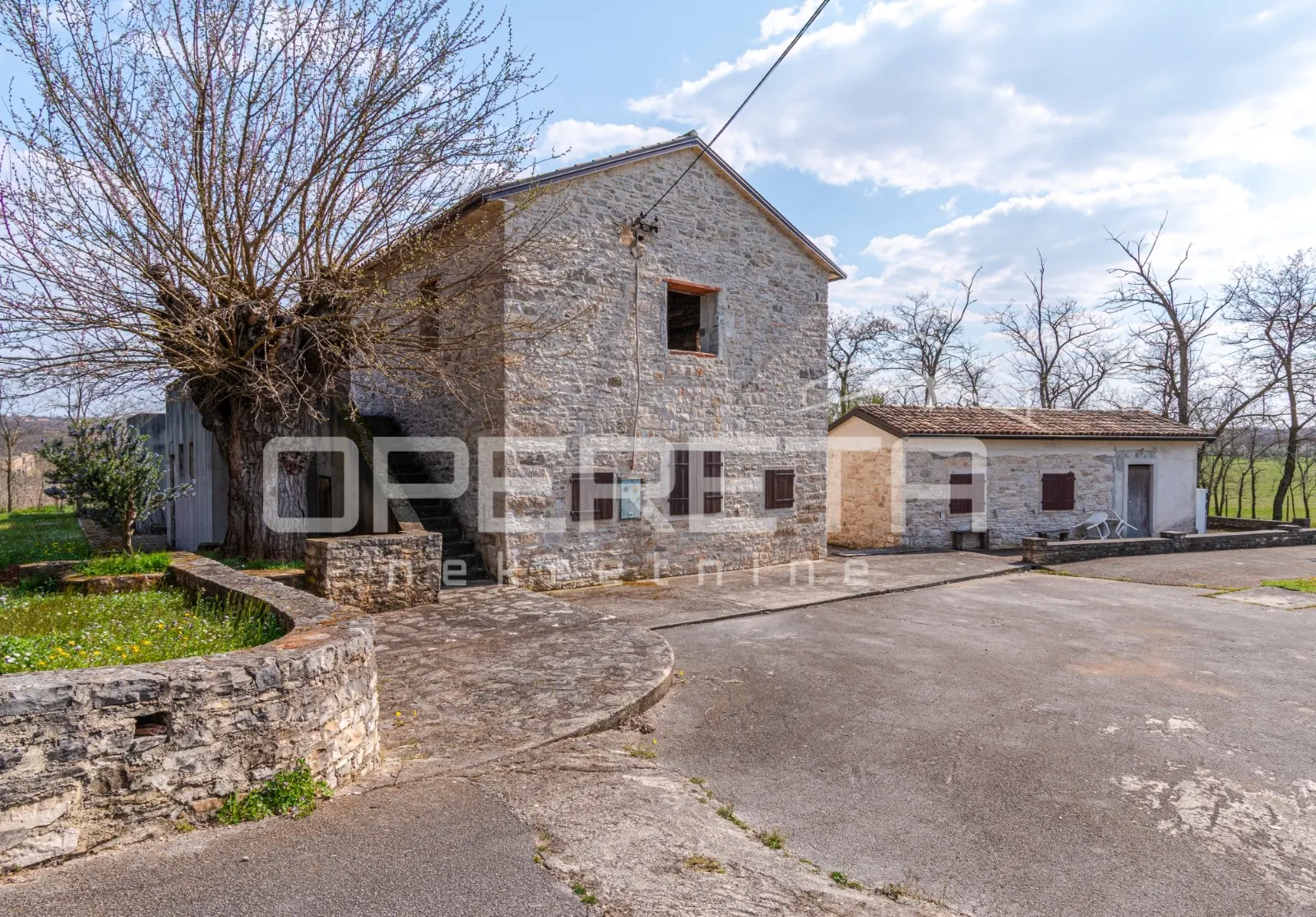 buje, kaštel - imanje 1909 m2 s ugostiteljskom namjenom i smještajem - slika 20