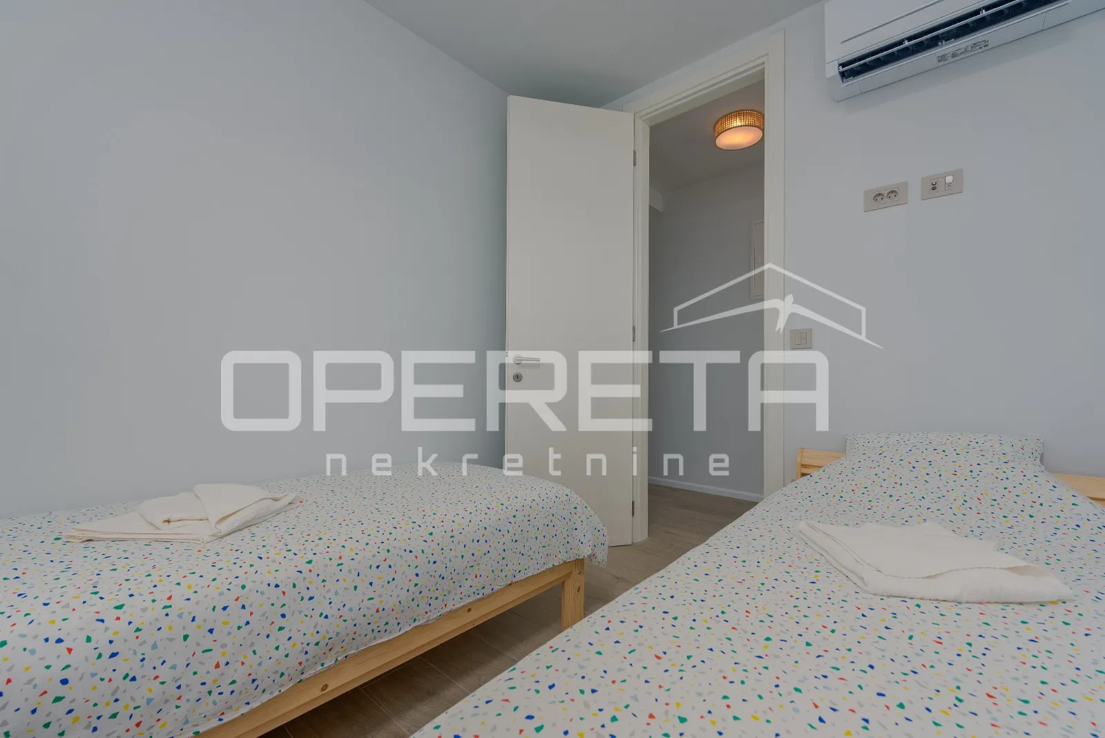 moderna vila s bazenom 217 m2, poljica brig, zadar - slika 42