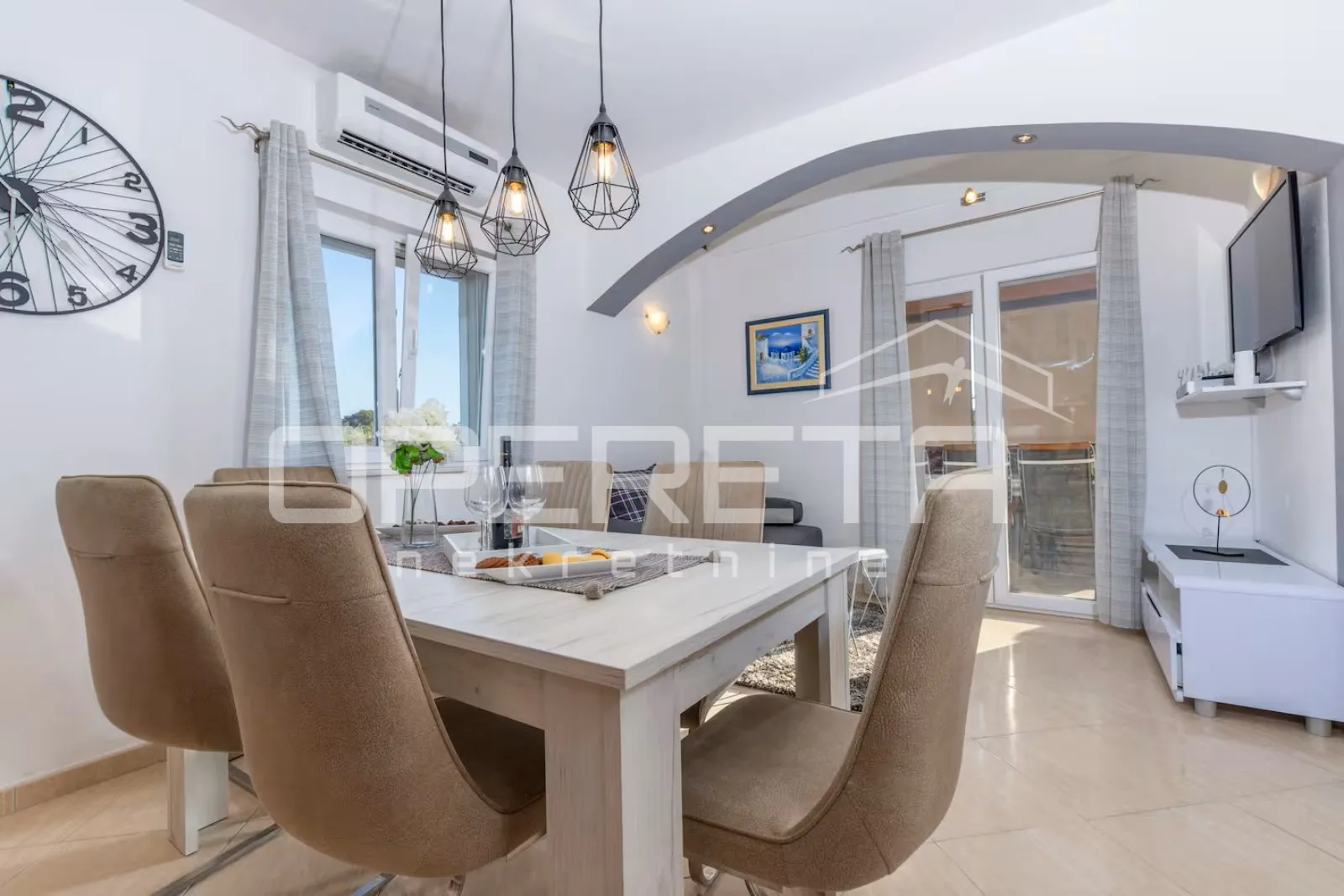 kuća s bazenom i apartmanima u mirnom dijelu rogoznice - slika 2