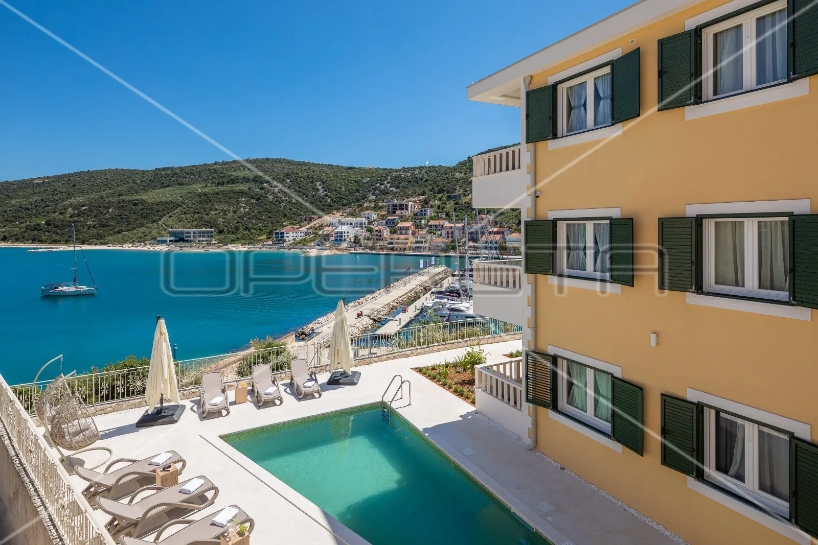 dizajnerska vila 1. red do mora, 407 m2, marina kraj trogira - slika 2