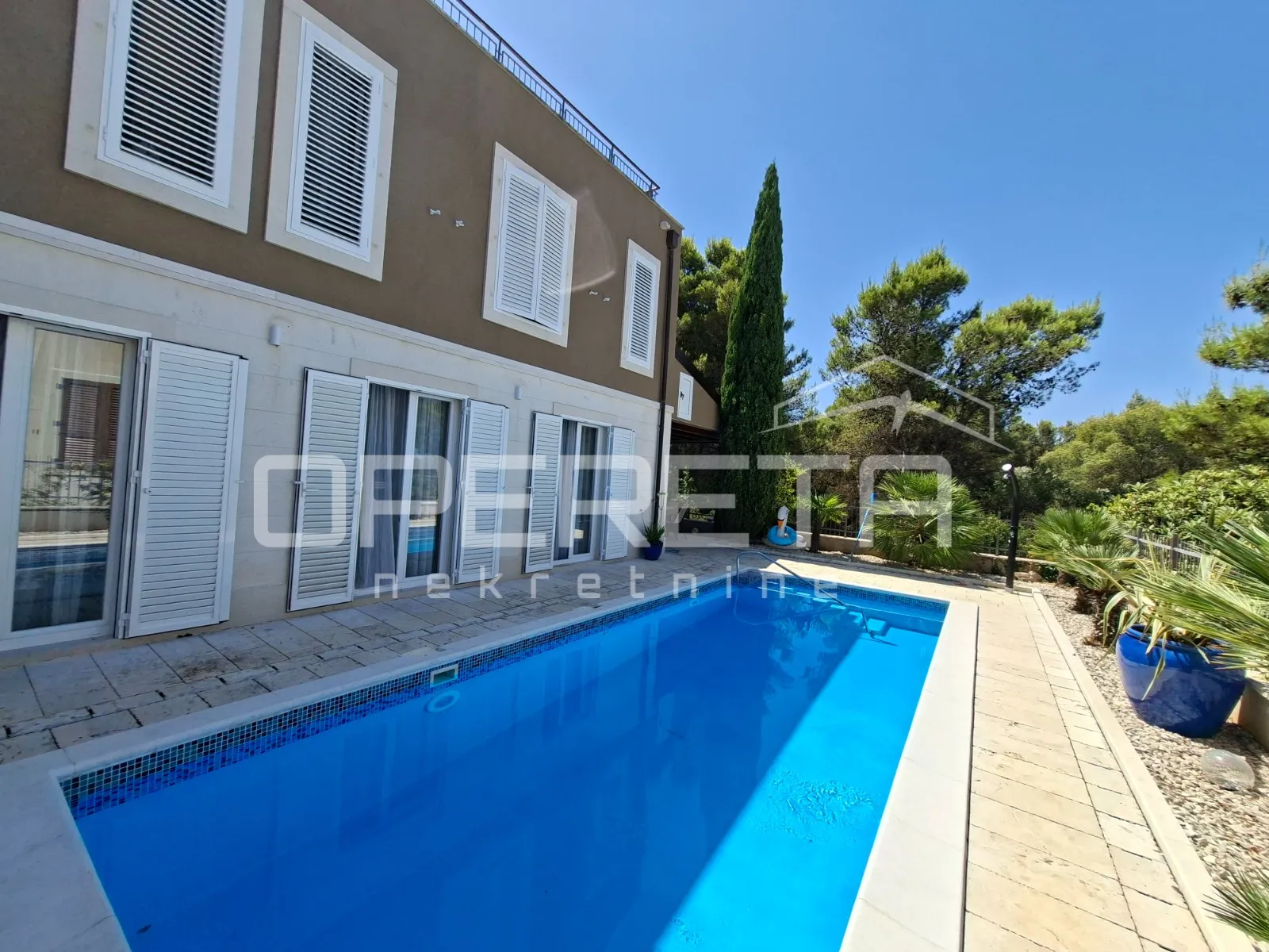 *** splitska, brač - ekskluzivna villa s panoramskim pogledom na more *** - slika 14