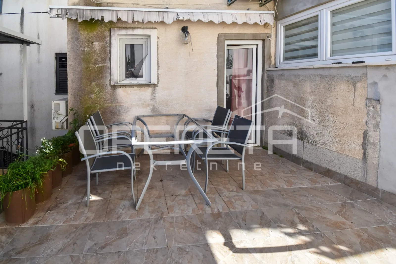 kuća u nizu u staroj jezgri, kaštel lukšić, 90 m2 - slika 12