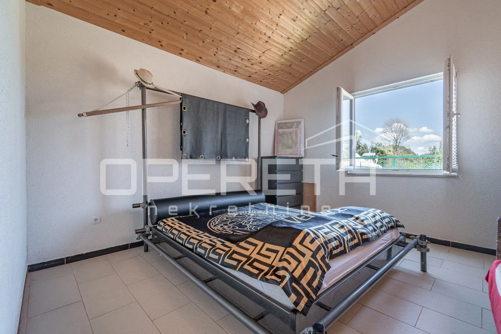 samostojeca prizmenica 84 m2 kod valture okružena zelenilom - slika 9