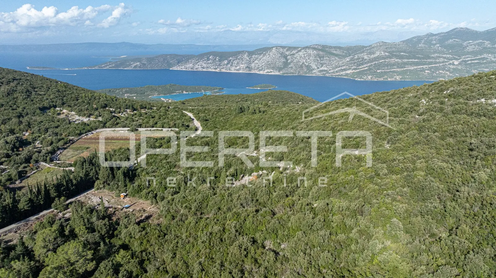 Atraktivno poljoprivredno zemljište 9400 m2, nedaleko od mora, Pupnat