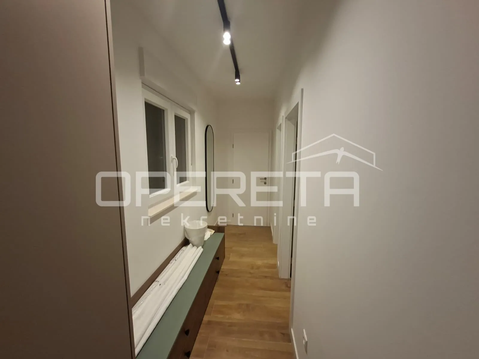 dvosobni stan 60 m2 sa velikom terasom , najam - slika 5