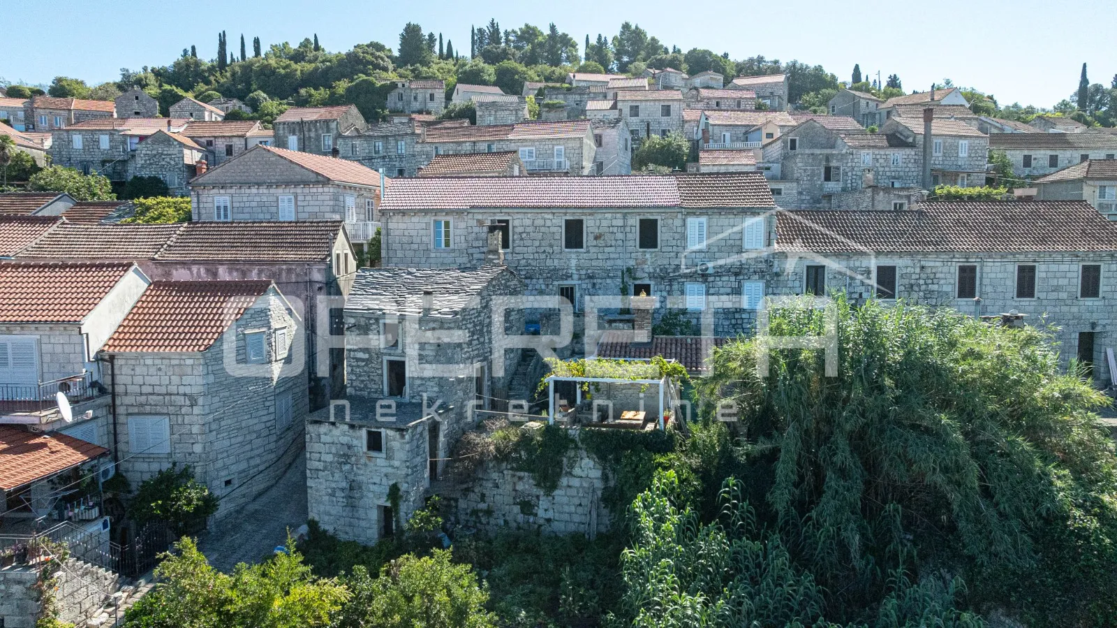 šarmantne kamene kuće za obnovu u srcu žrnova, korčula - slika 6