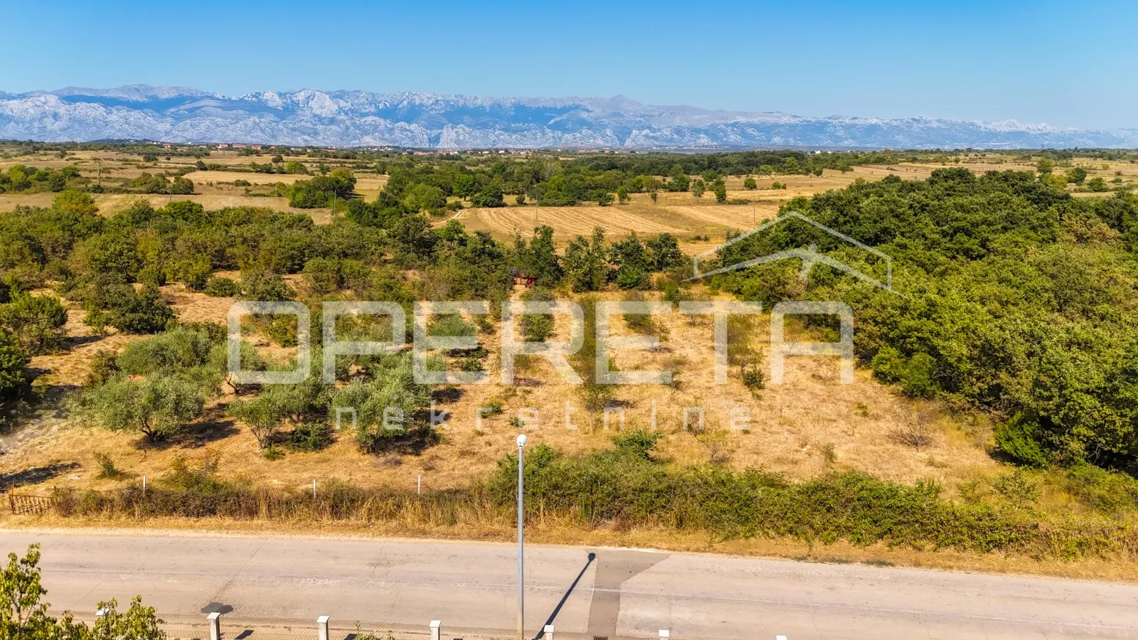 građevinsko zemljište s dozvolom za kuću i bazen - poličnik - 482 m2 - slika 2