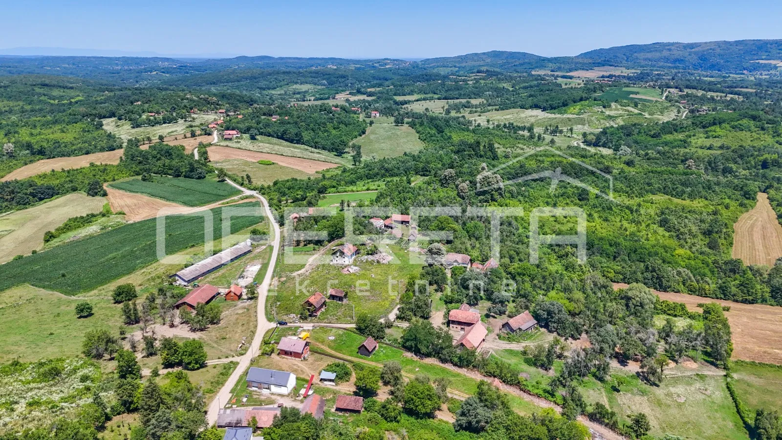 kuća za obnovu s pet parcela u mirnom selu kraj petrinje - slika 15