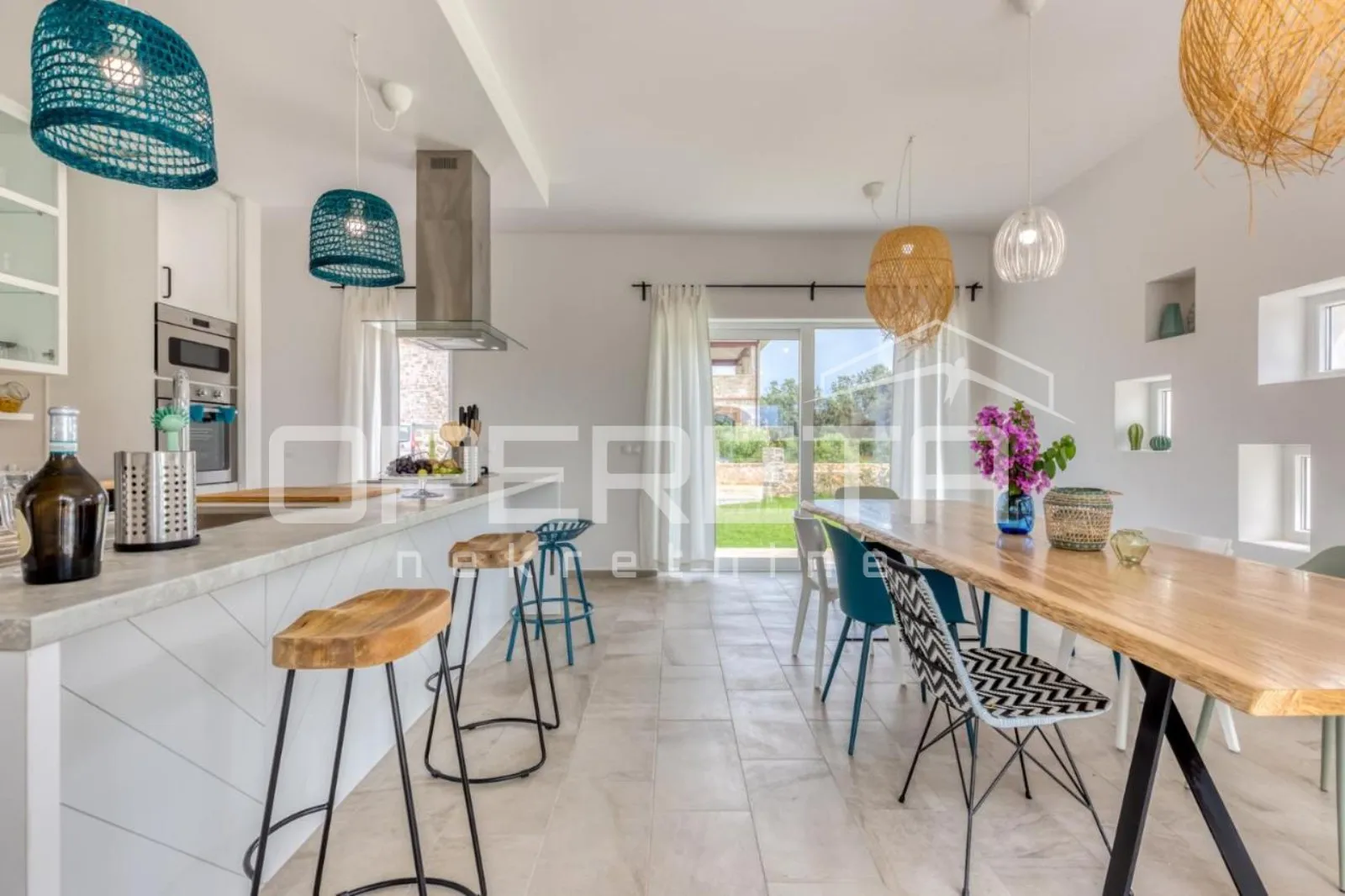prava mediteranska vila, 250m2, s pogledom na more i unutarnjim, grijanim bazeno - slika 5