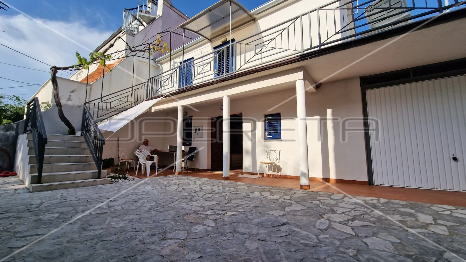 kamena kuća, 2 stambene jedinice, garaža, terasa, dvorište,127 m2, krk - slika 19