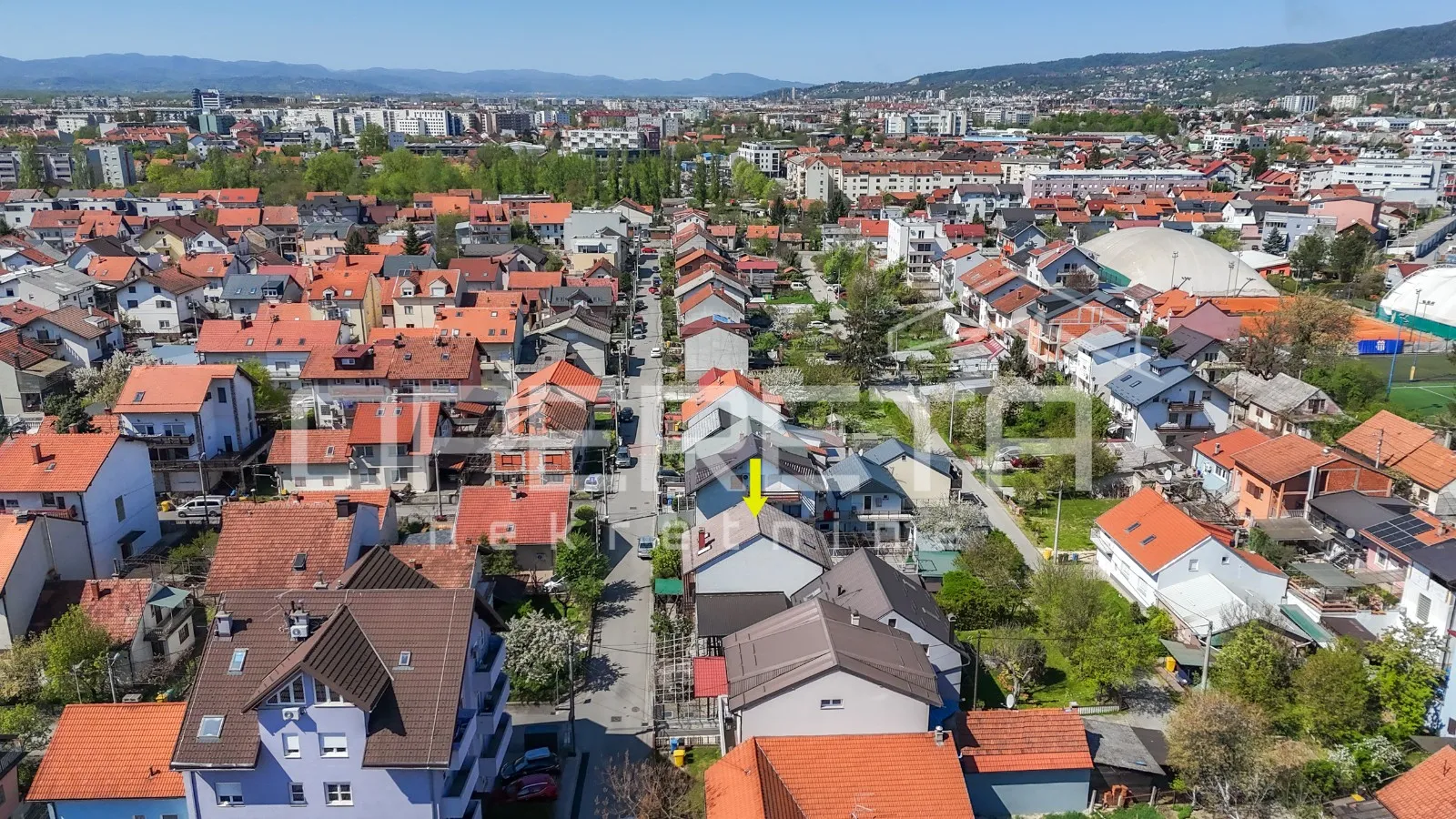 mirna ulica, tri odvojene stambene cjeline - slika 47