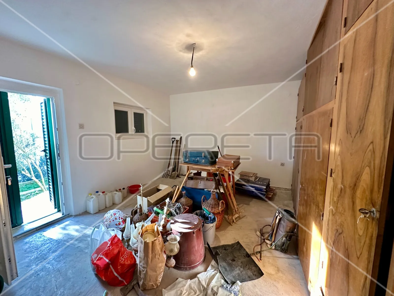 kuća na 80 m od mora sa 6 stanova, tisno, 350 m2 - slika 35