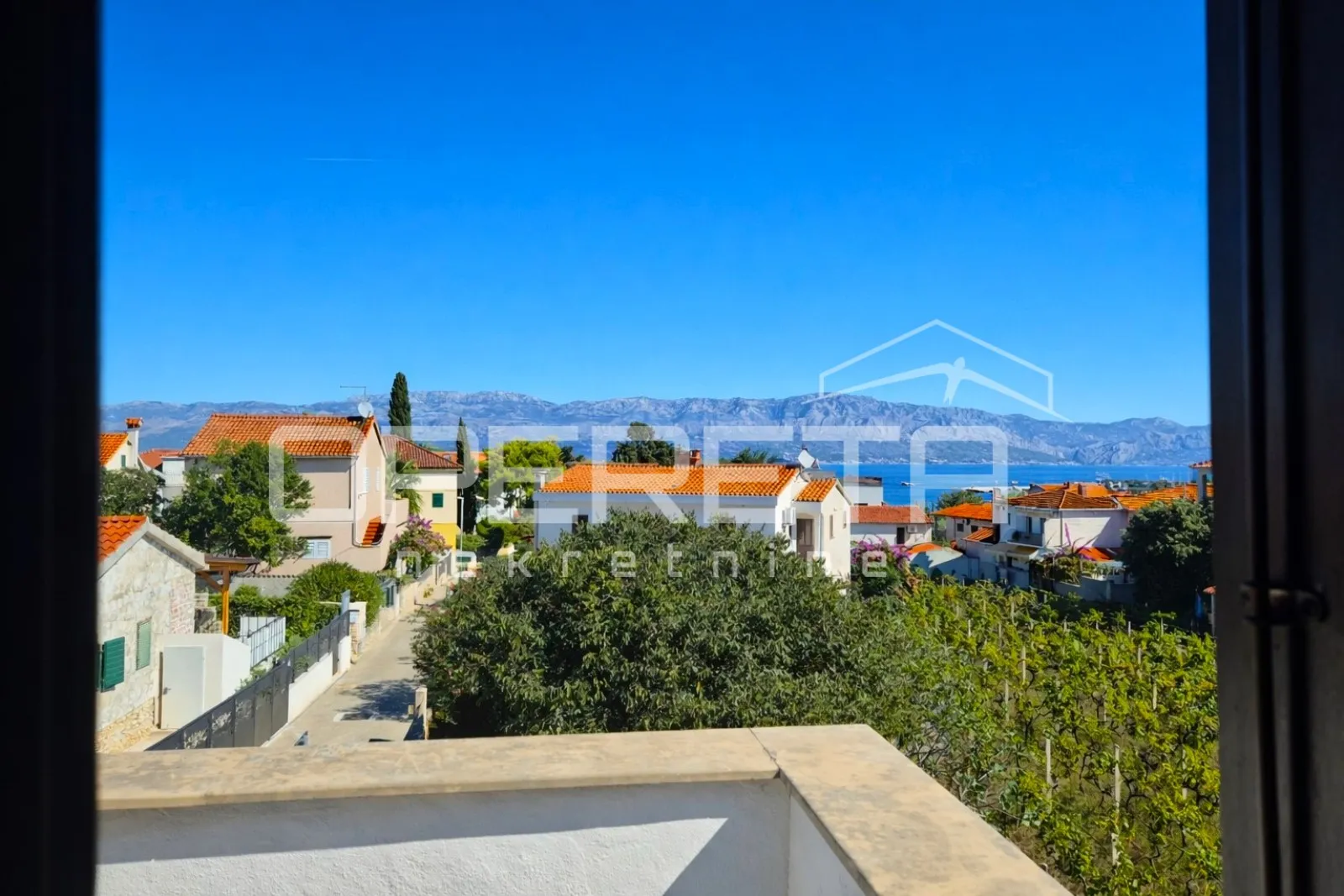 supetar, kuća 200 m2, 150 m od plaže, parcela 610 m2 - slika 18