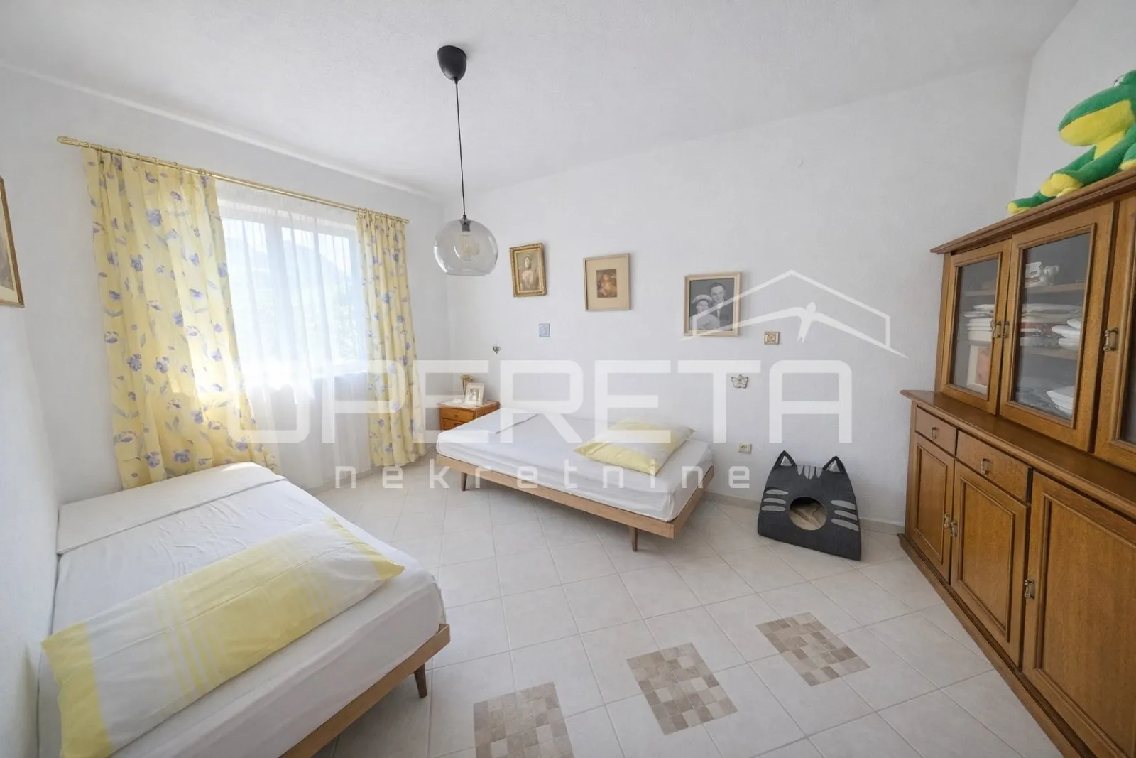 supetar, kuća 200 m2, 150 m od plaže, parcela 610 m2 - slika 10