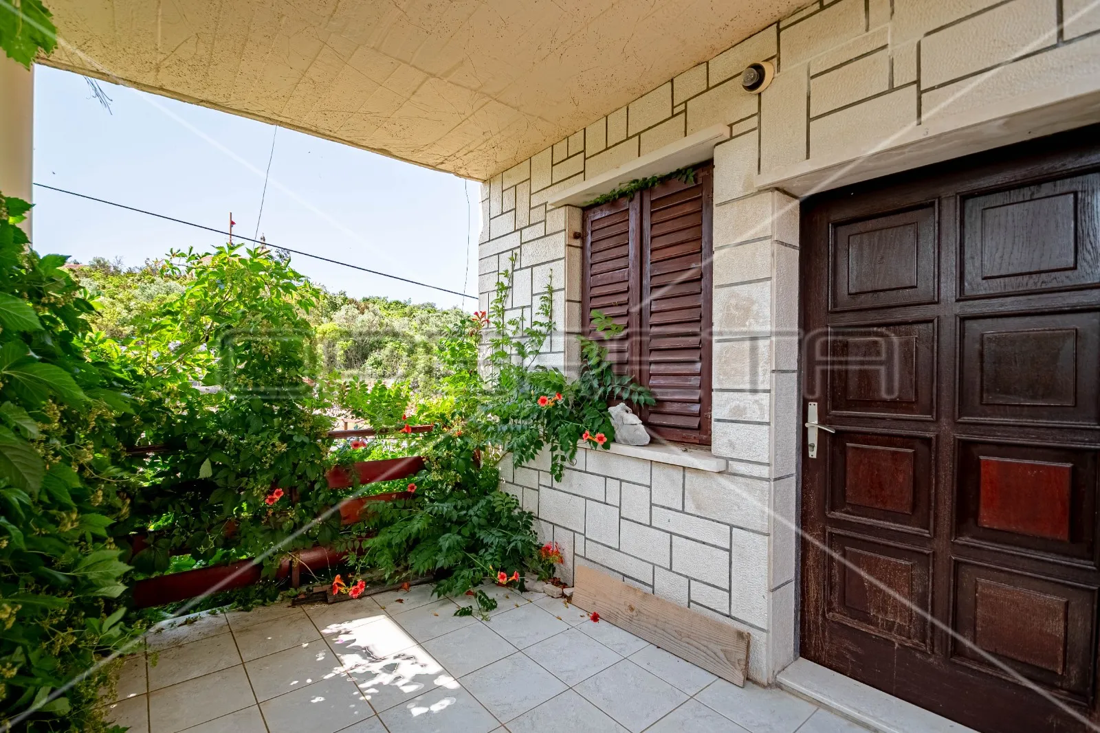 kuća sa 7 apartmana, 250 m do mora, lumbarda - slika 22