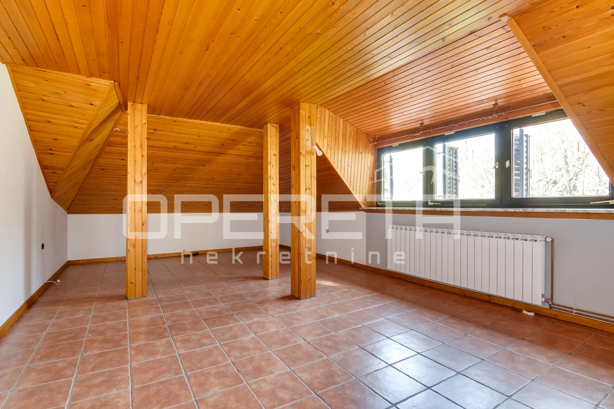 prodajemo prostranu obiteljsku kuću na parceli od 2.265m2 u gajnicama, zagreb, i - slika 45