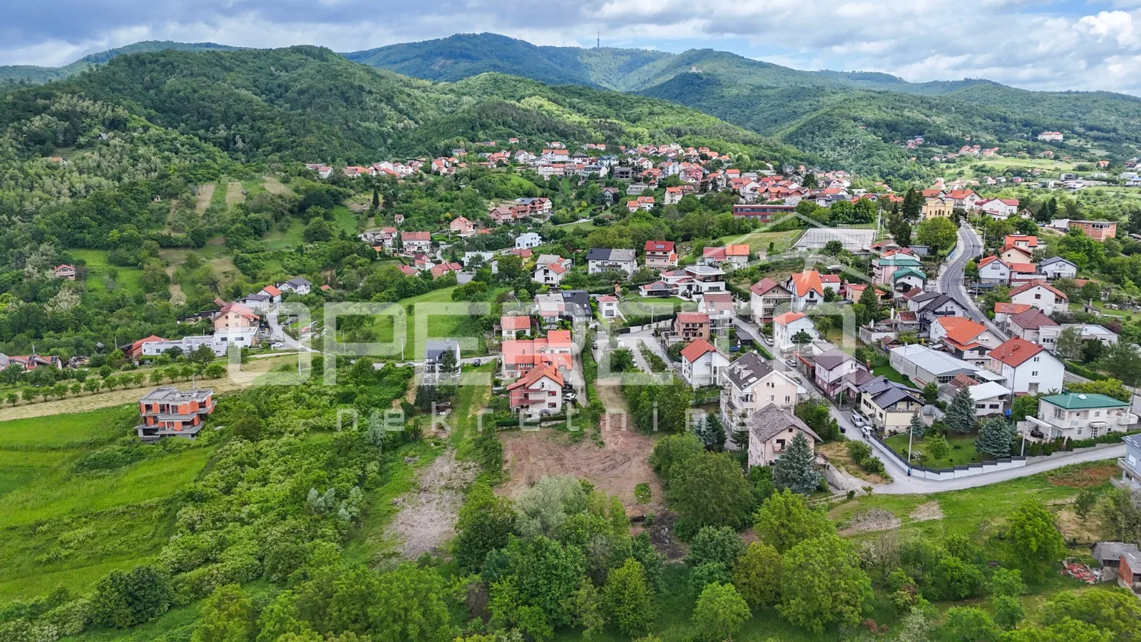 građevinsko zemljište s idejnim projektom za četiri zgrade s po dva stana, črnom - slika 4