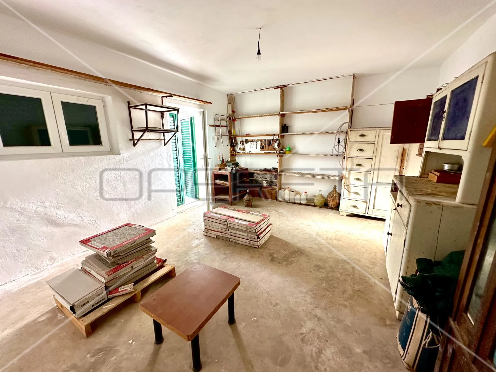 kuća na 80 m od mora sa 6 stanova, tisno, 350 m2 - slika 37