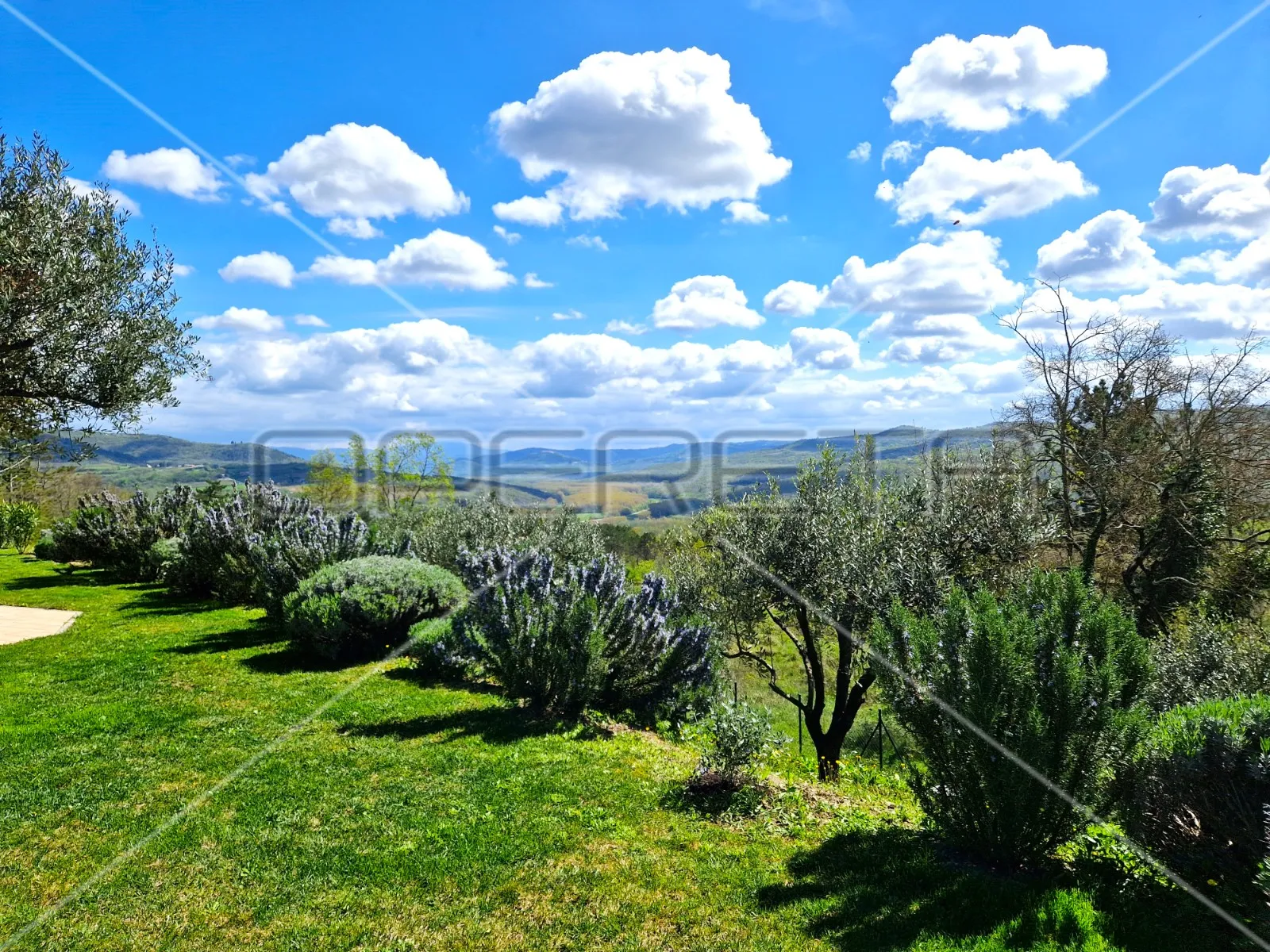 istra, grožnjan, luksuzna vila na osami sa panoramskim pogledom - slika 7
