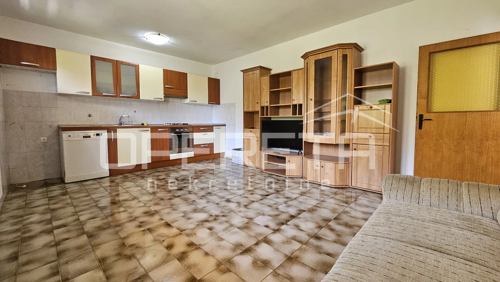 zadar – kuća s 2 trosobna stana (100 m²) i podrumom - slika 3